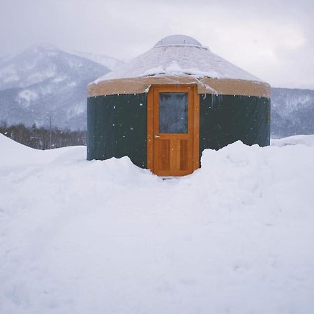 The Yurts At Margo'S Garden, Kiroro Hotel Akaigawa Exterior foto