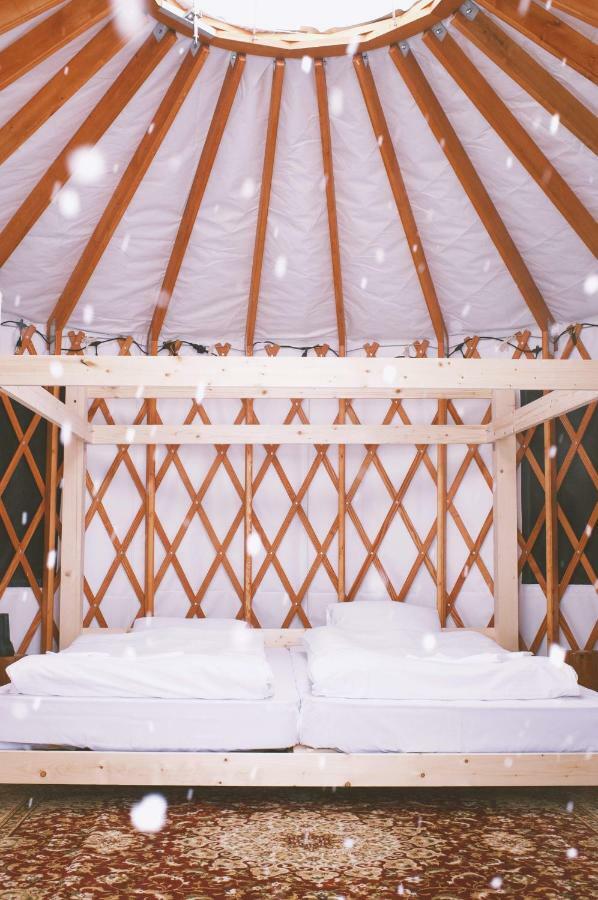 The Yurts At Margo'S Garden, Kiroro Hotel Akaigawa Exterior foto